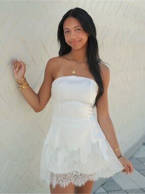 AMANDA UPRICHARD Romilly Romper in White M